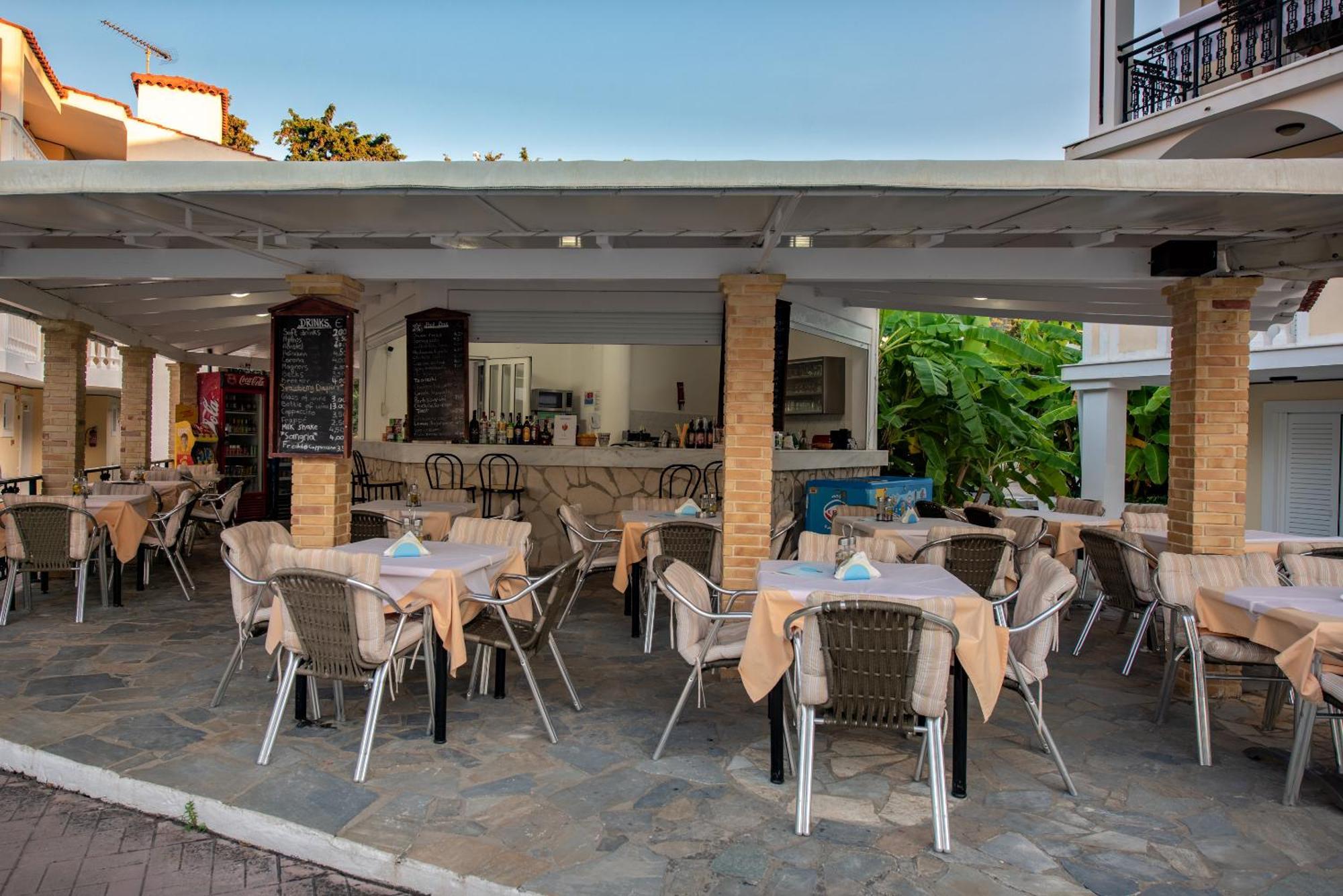 Porto Iliessa Hotel Аргаси Екстериор снимка